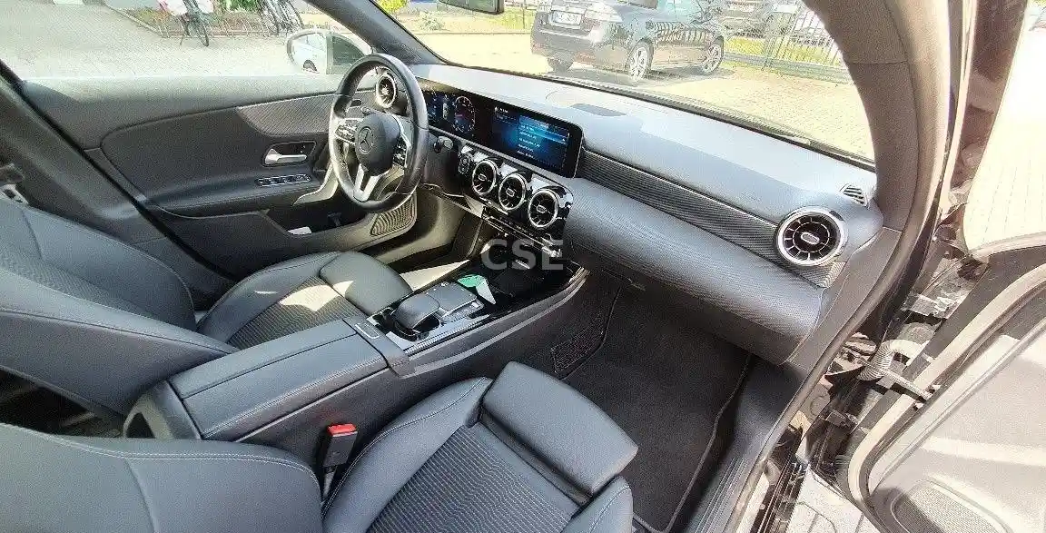 Mercedes-Benz A 220