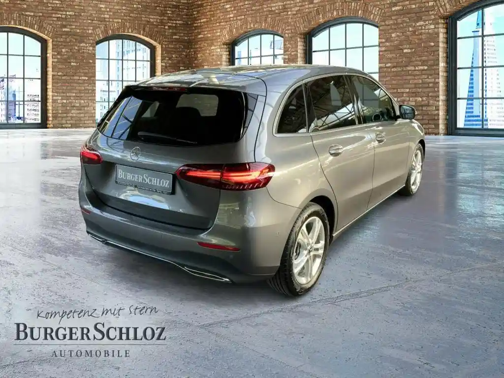 Mercedes-Benz B 180