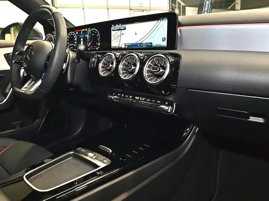 Mercedes-Benz A 35 AMG