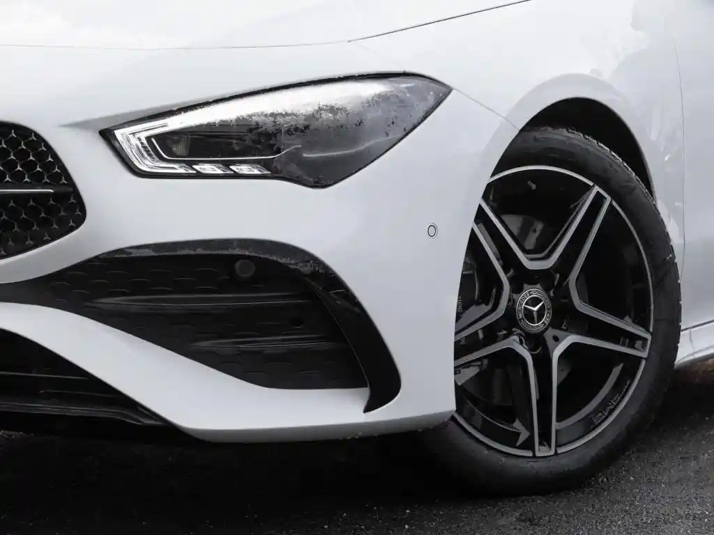 Mercedes-Benz CLA 220