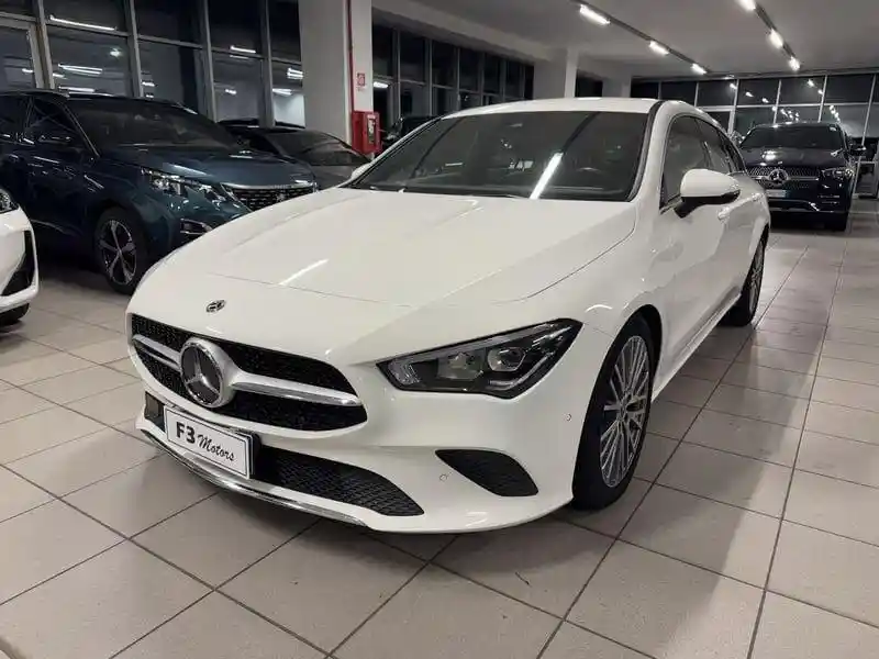 Mercedes-Benz CLA 200 Shooting Brake
