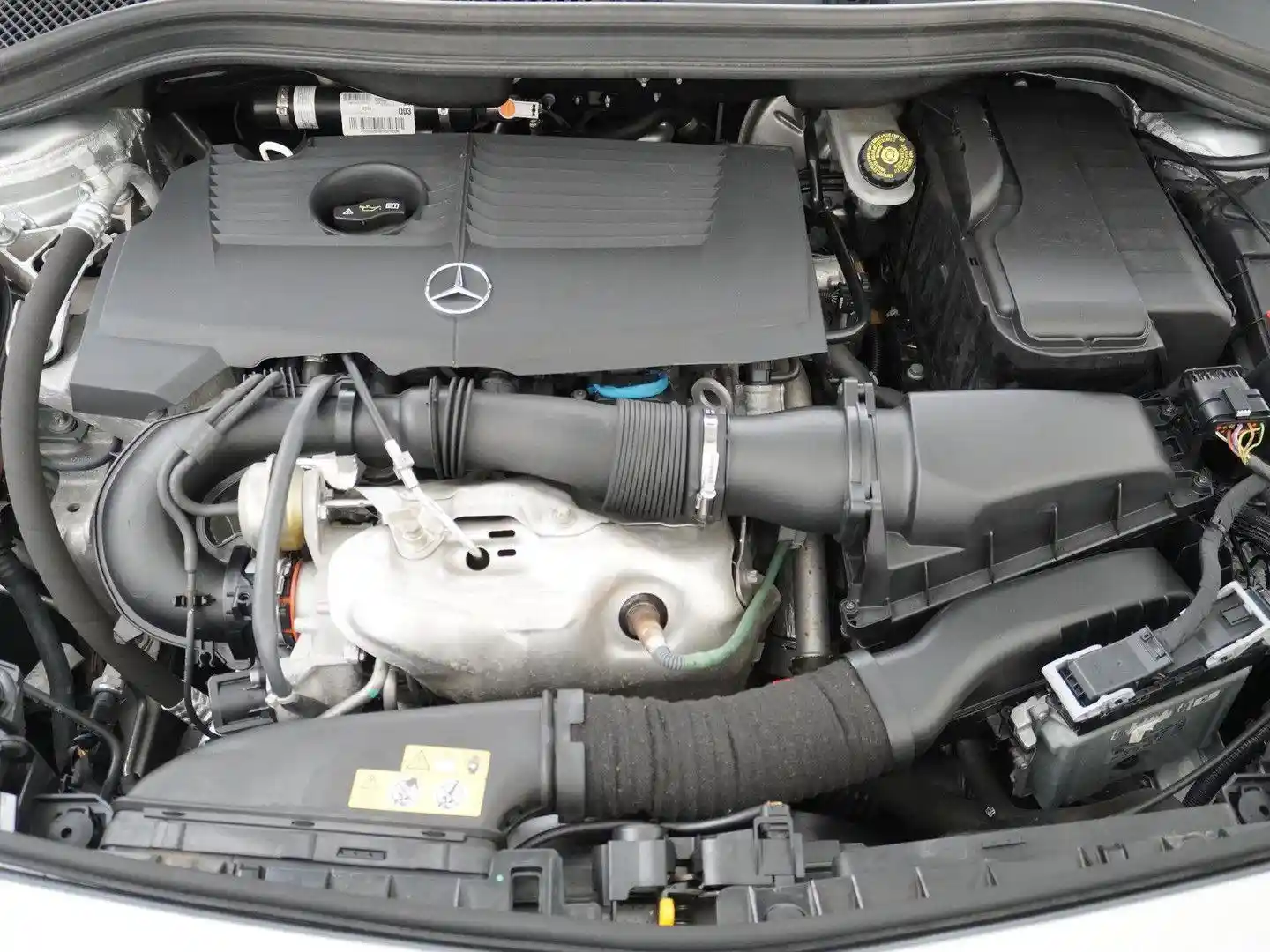 Mercedes-Benz B 180