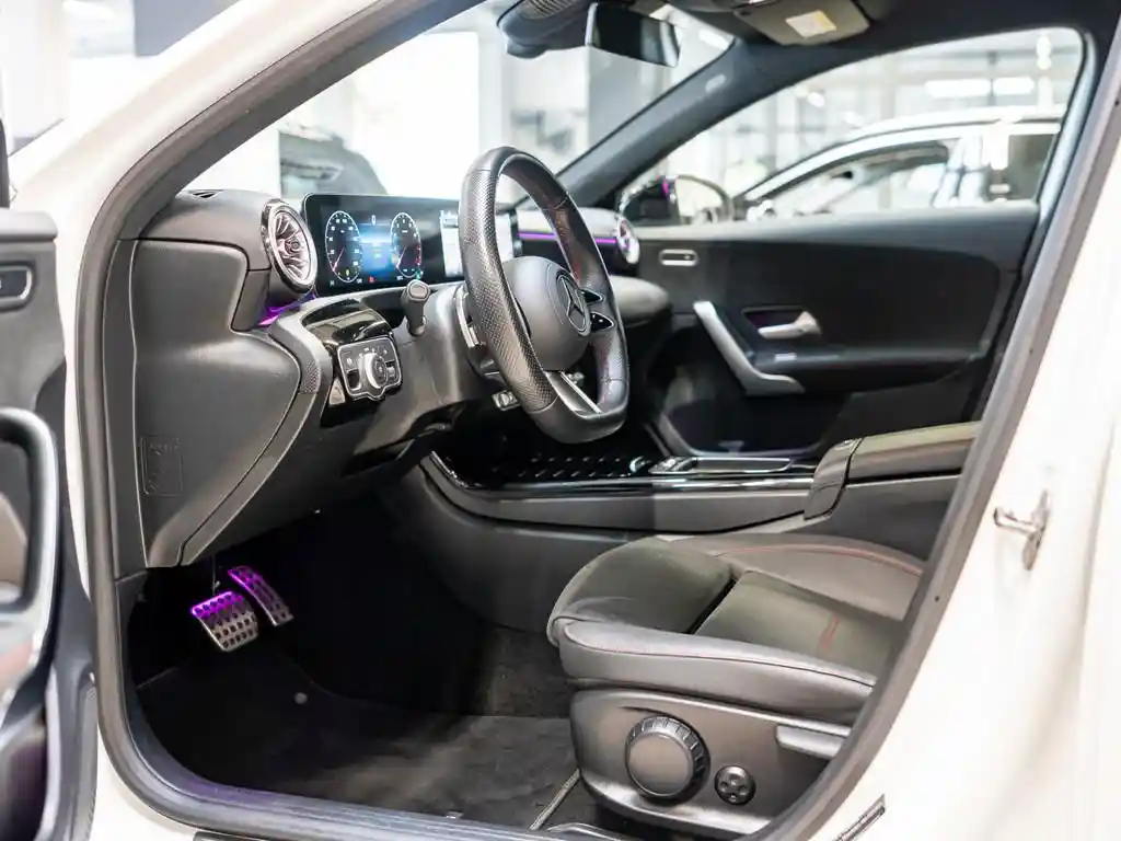 Mercedes-Benz A 200