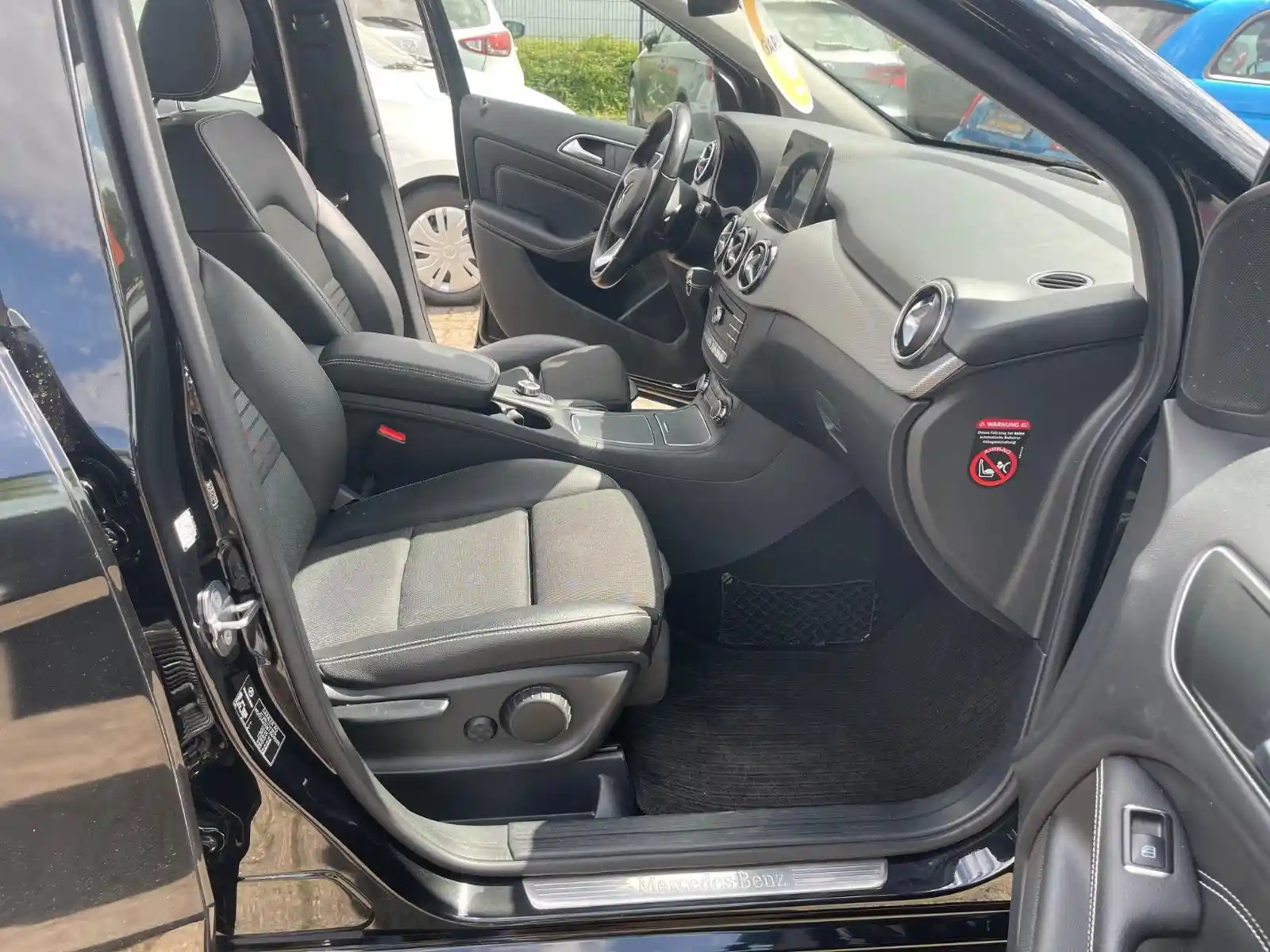 Mercedes-Benz B 200