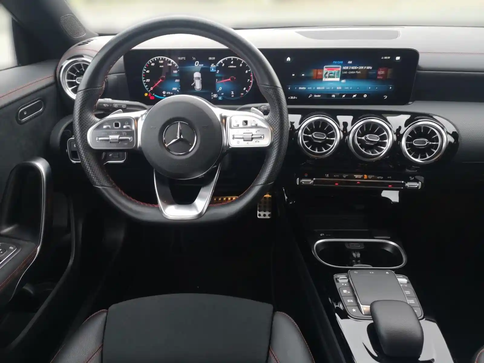 Mercedes-Benz CLA 200