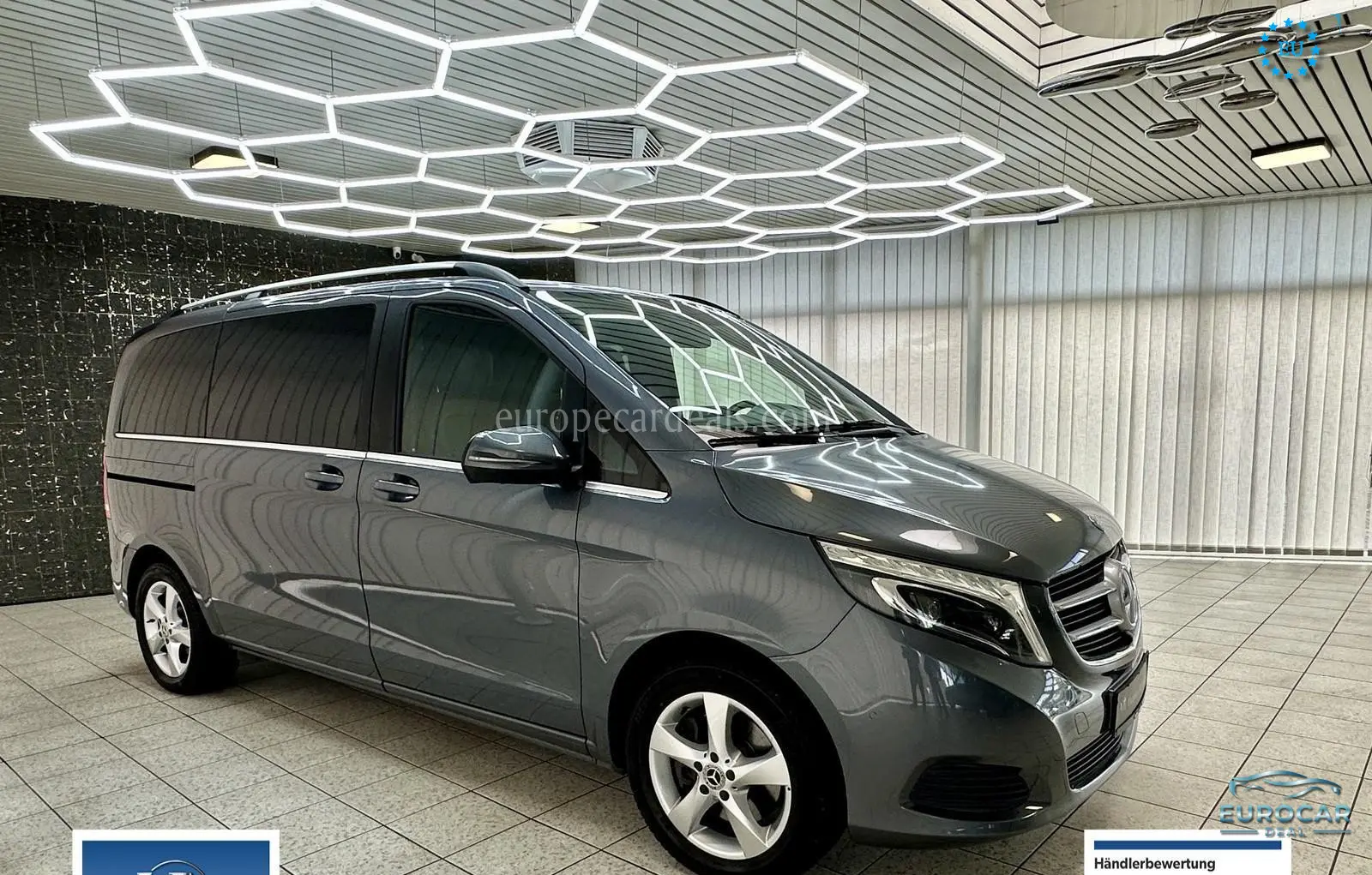 Mercedes-Benz V 220