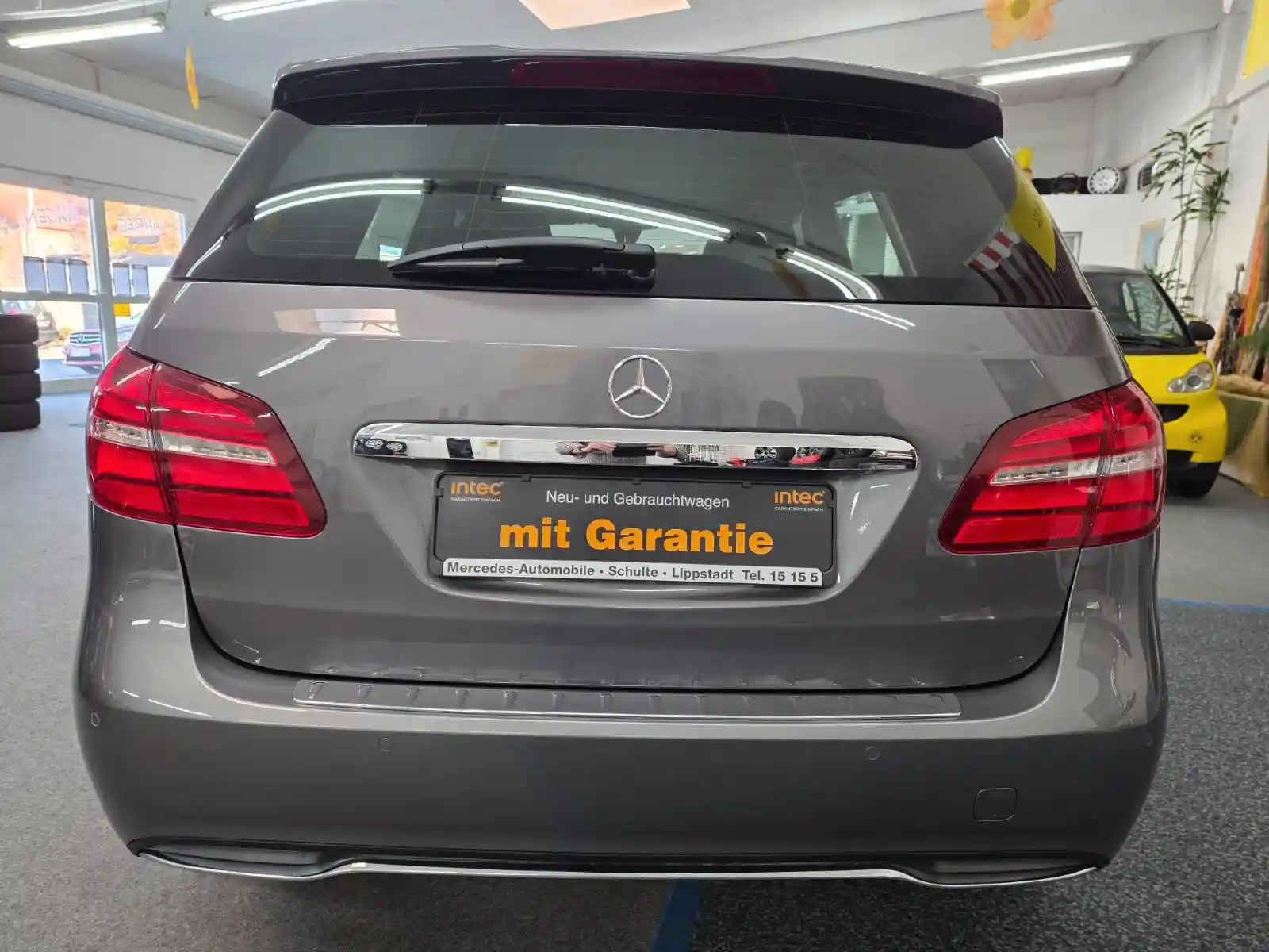 Mercedes-Benz B 180