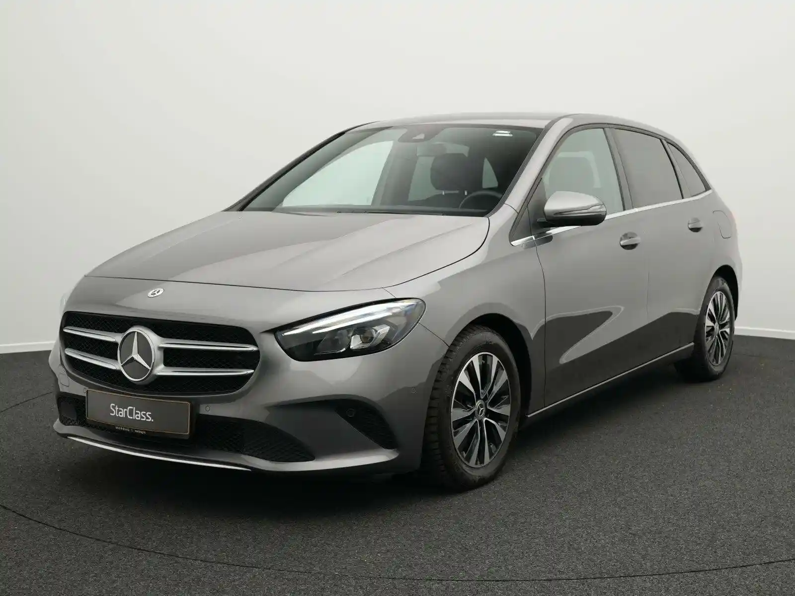 Mercedes-Benz B 180