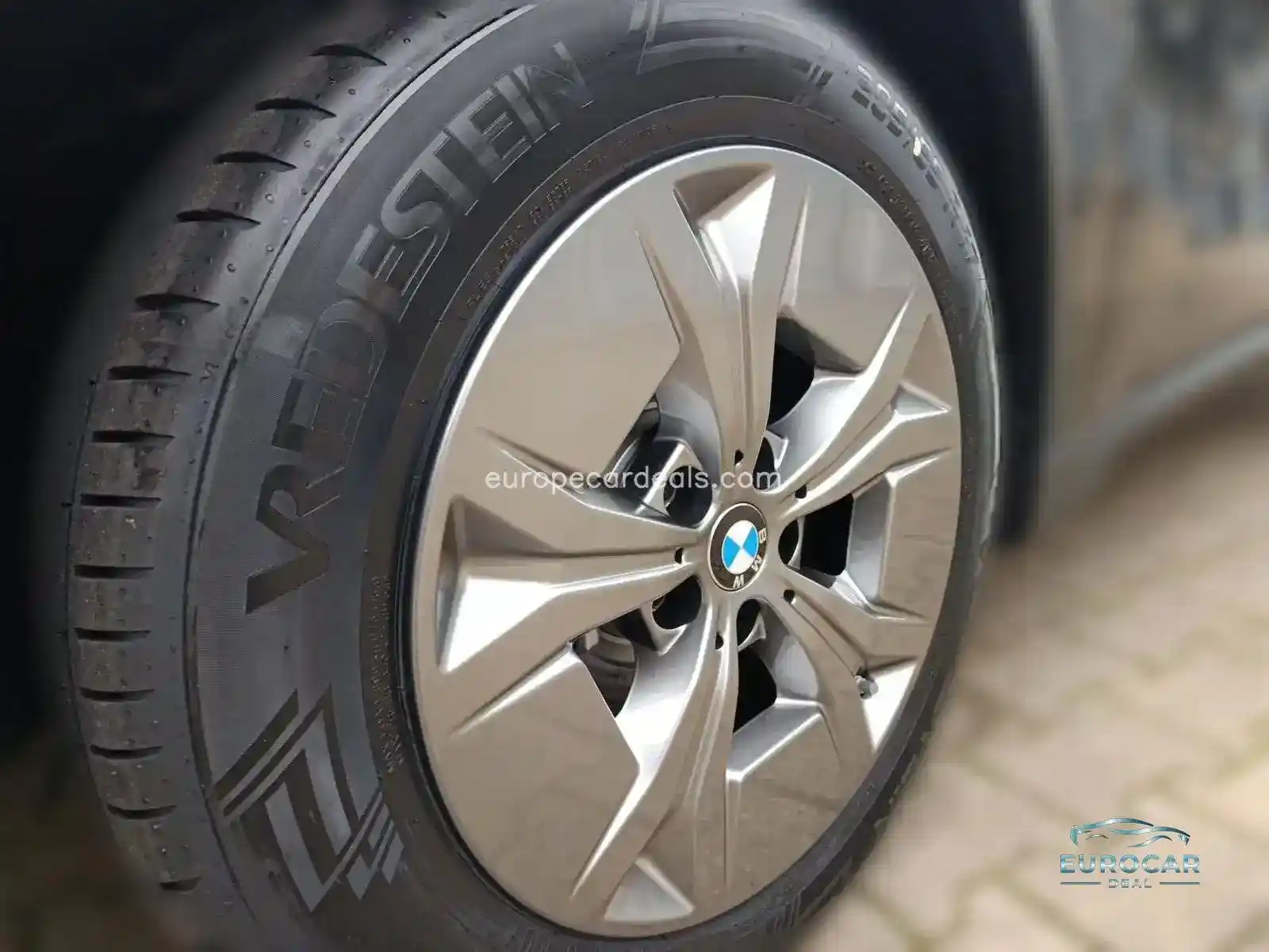 BMW iX1