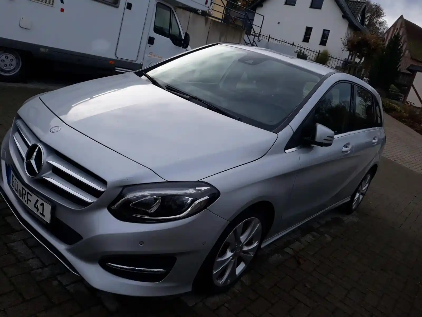 Mercedes-Benz B 200