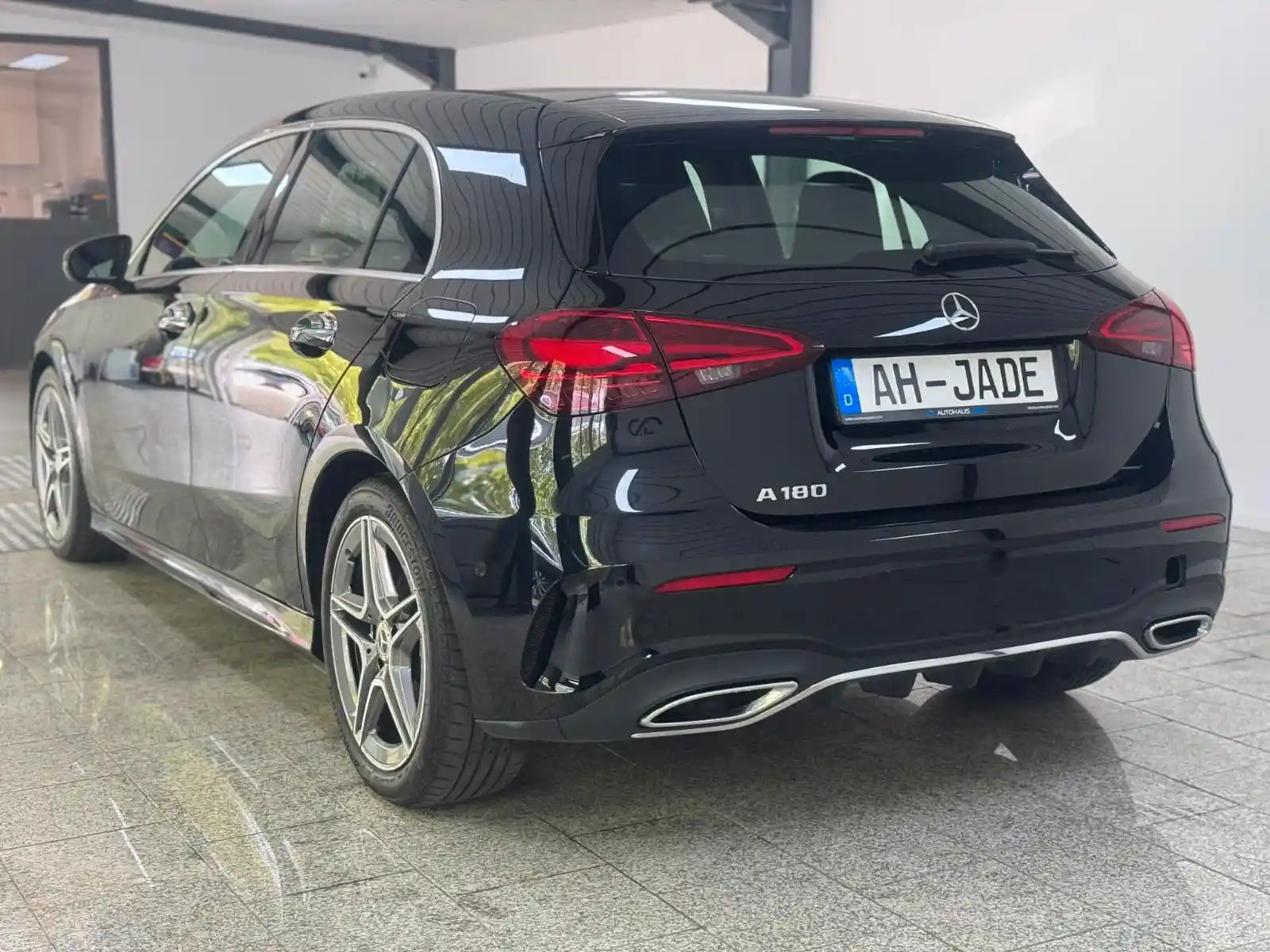 Mercedes-Benz A 180