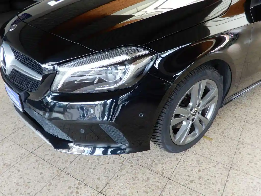 Mercedes-Benz A 200