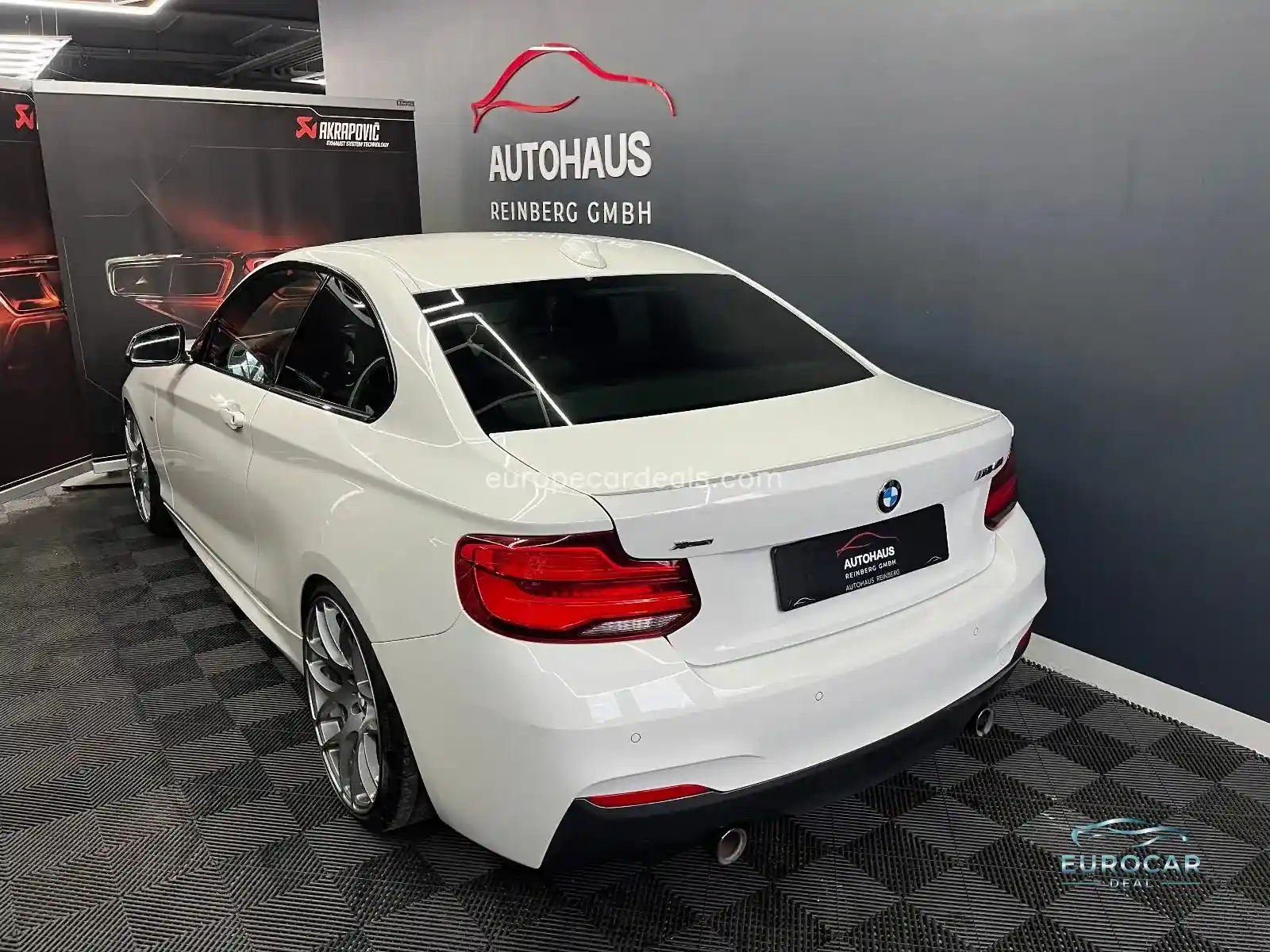 BMW M240i