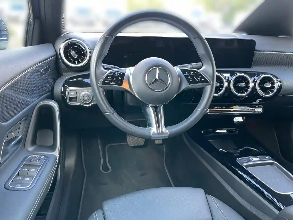 Mercedes-Benz A 200