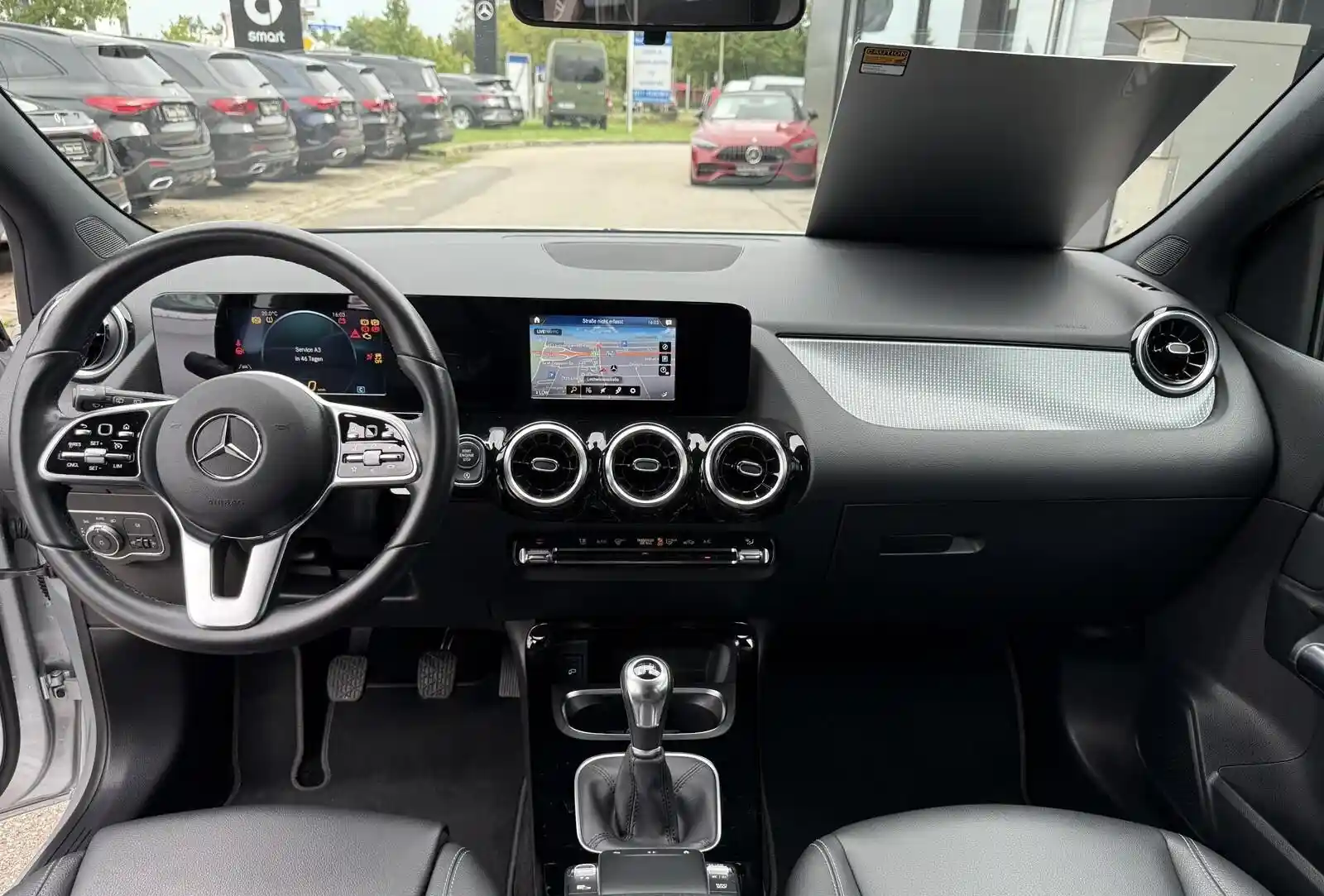 Mercedes-Benz B 180