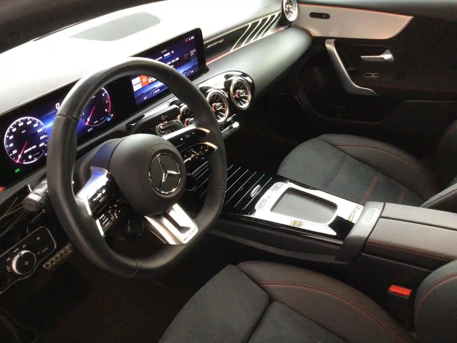 Mercedes-Benz A 35 AMG