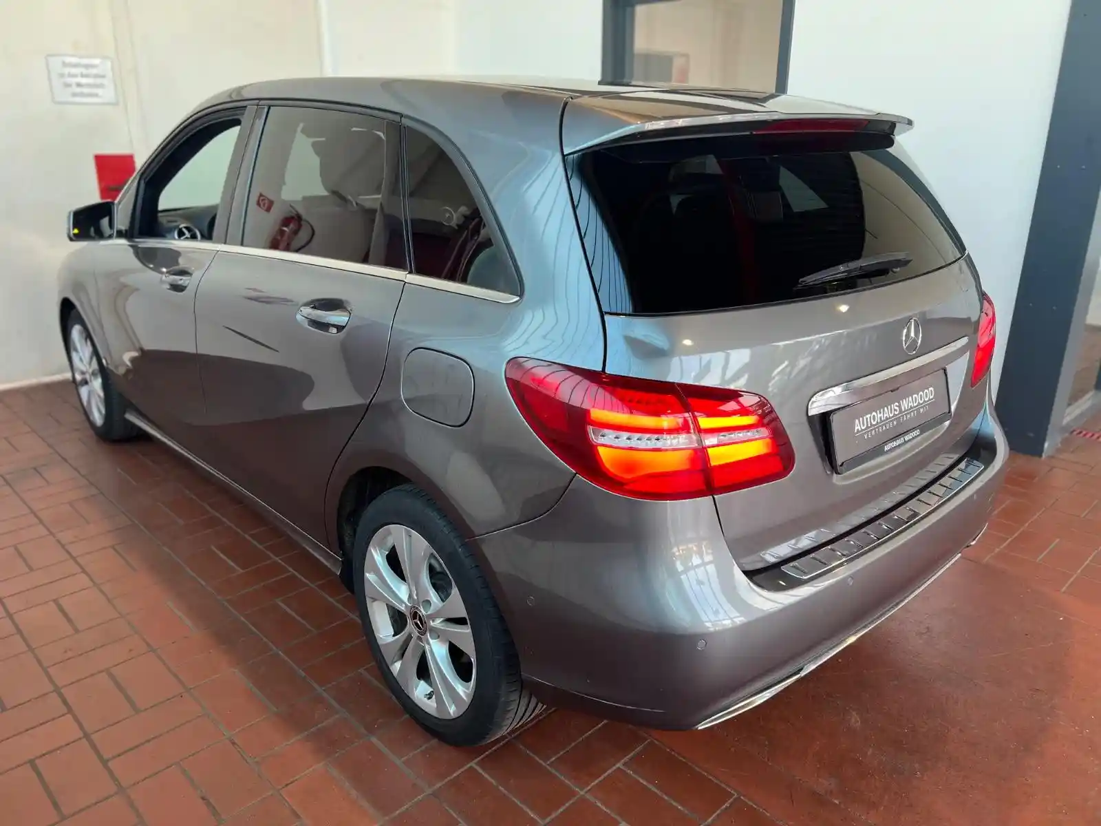 Mercedes-Benz B 200