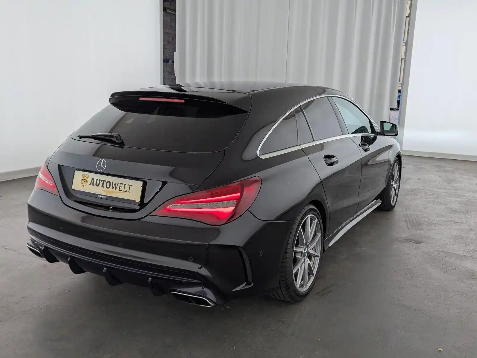 Mercedes-Benz CLA 45 AMG Shooting Brake