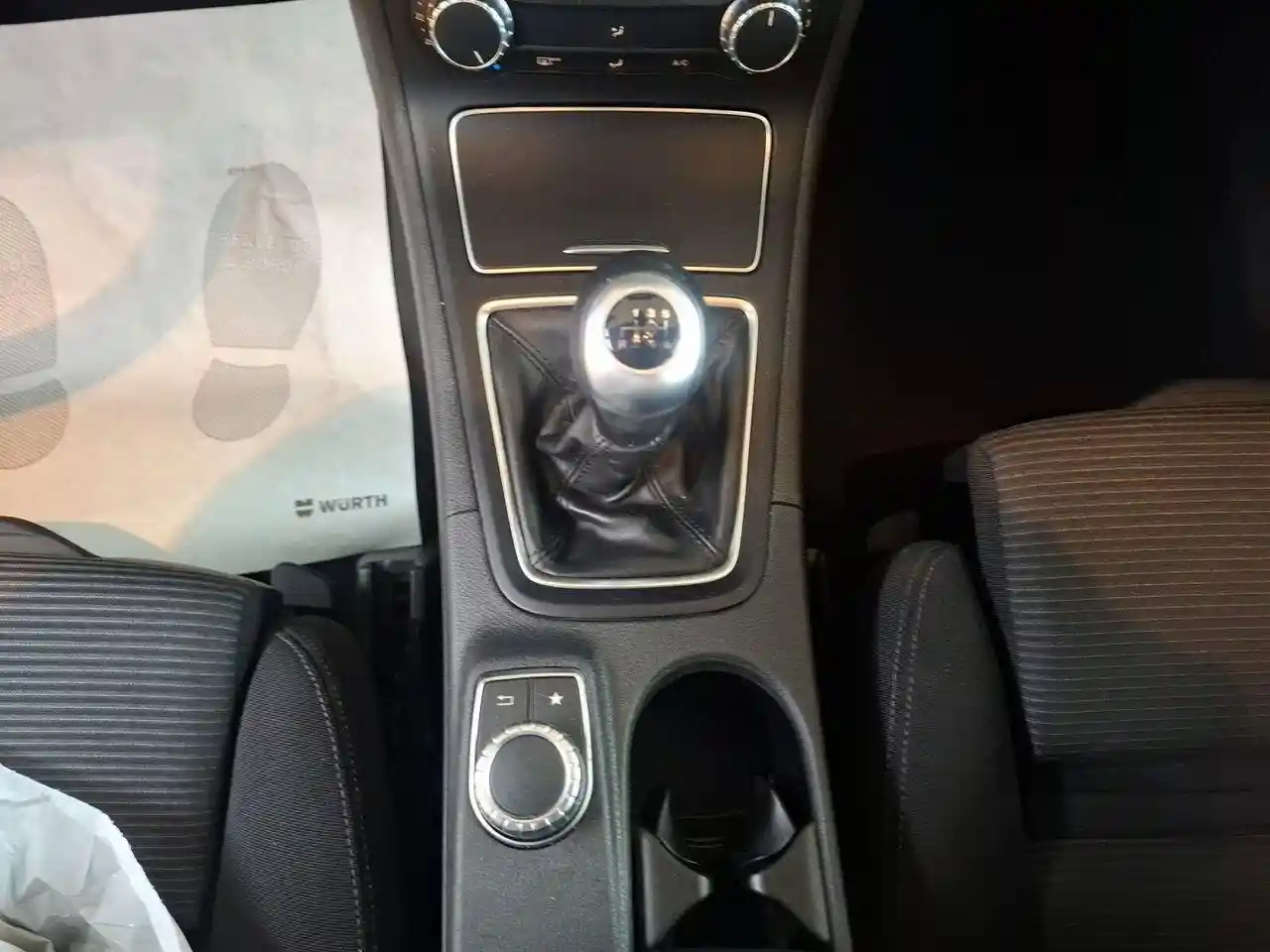 Mercedes-Benz B 180