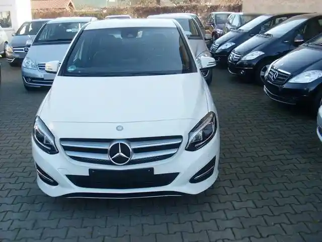 Mercedes-Benz B 200