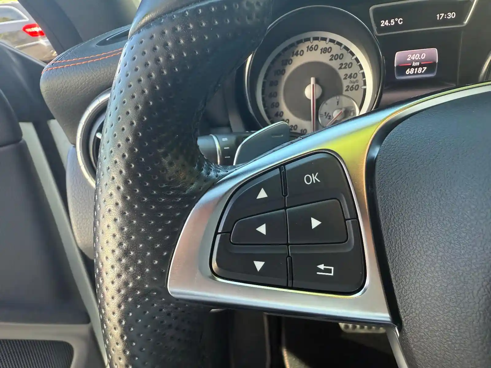 Mercedes-Benz CLA 200