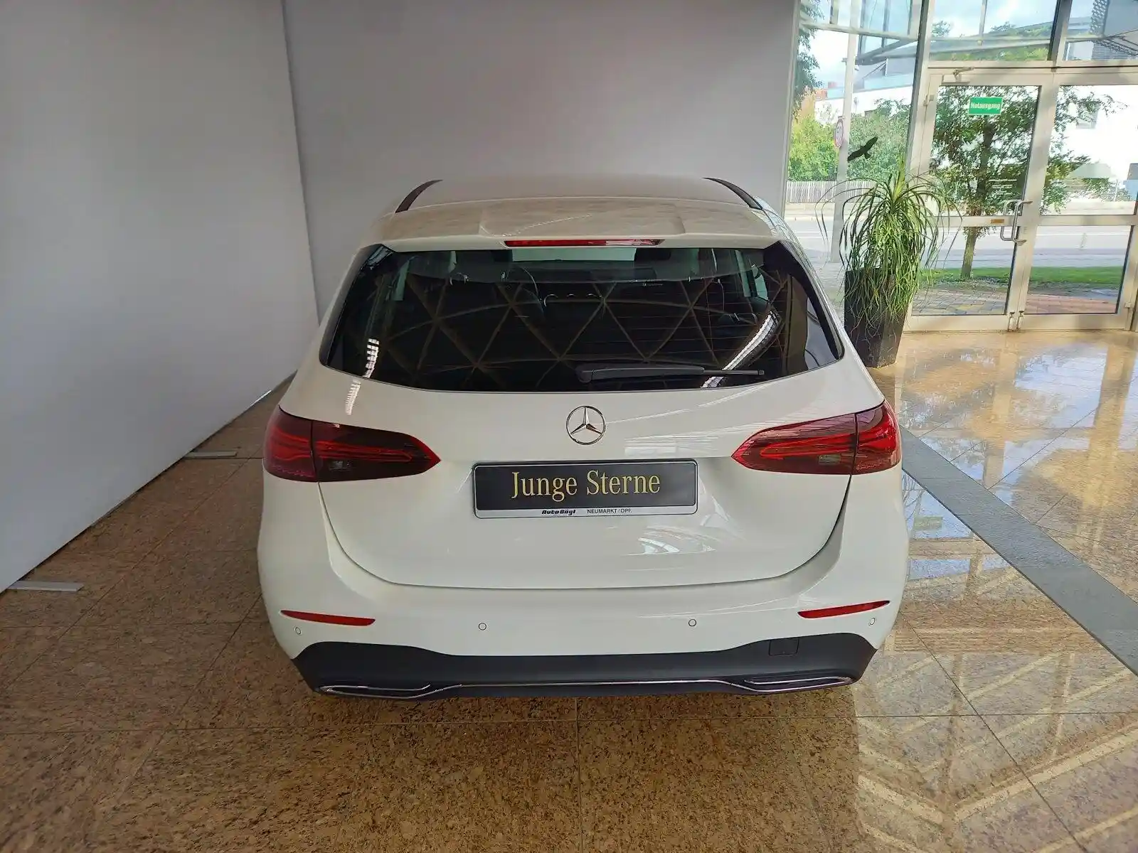 Mercedes-Benz B 220