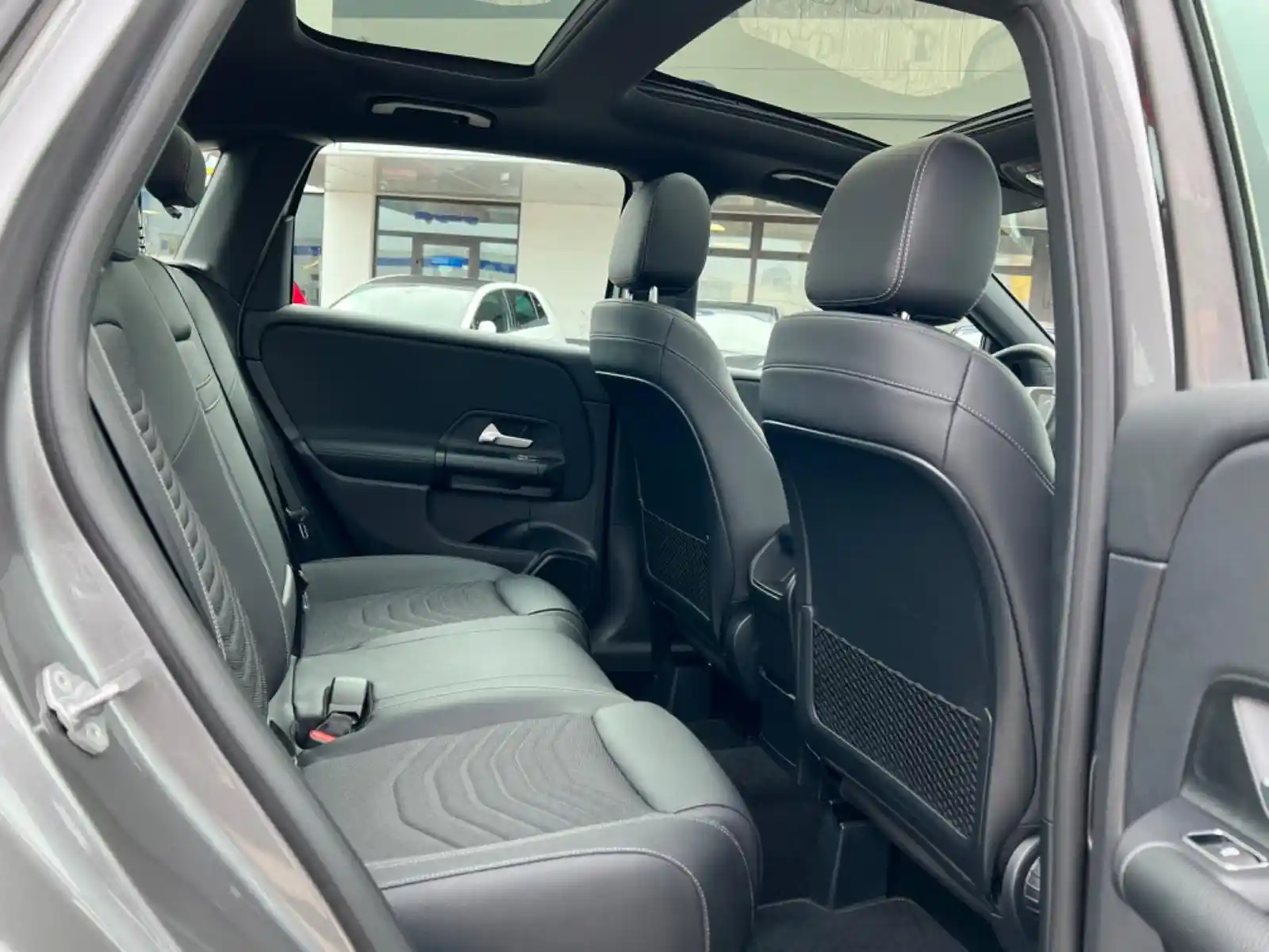 Mercedes-Benz B 200