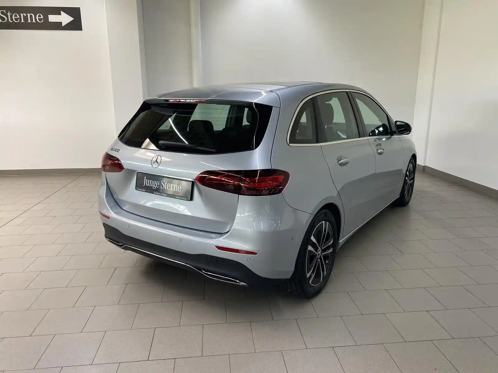 Mercedes-Benz B 200