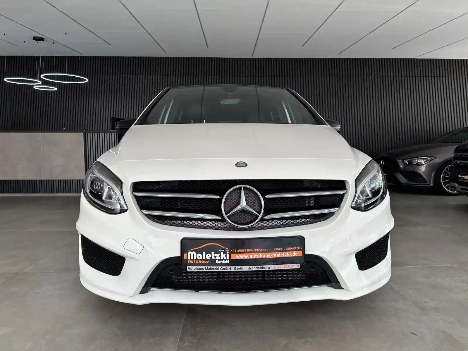 Mercedes-Benz B 200