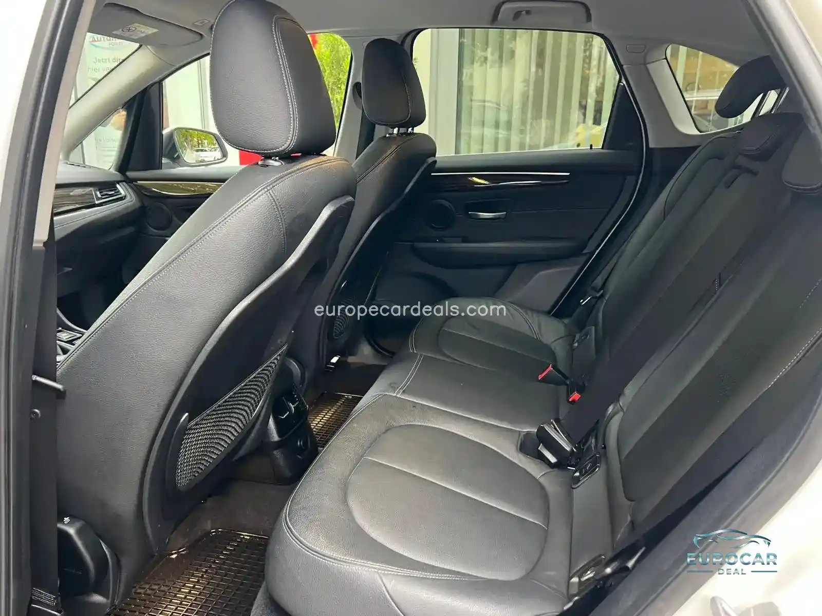 BMW 225