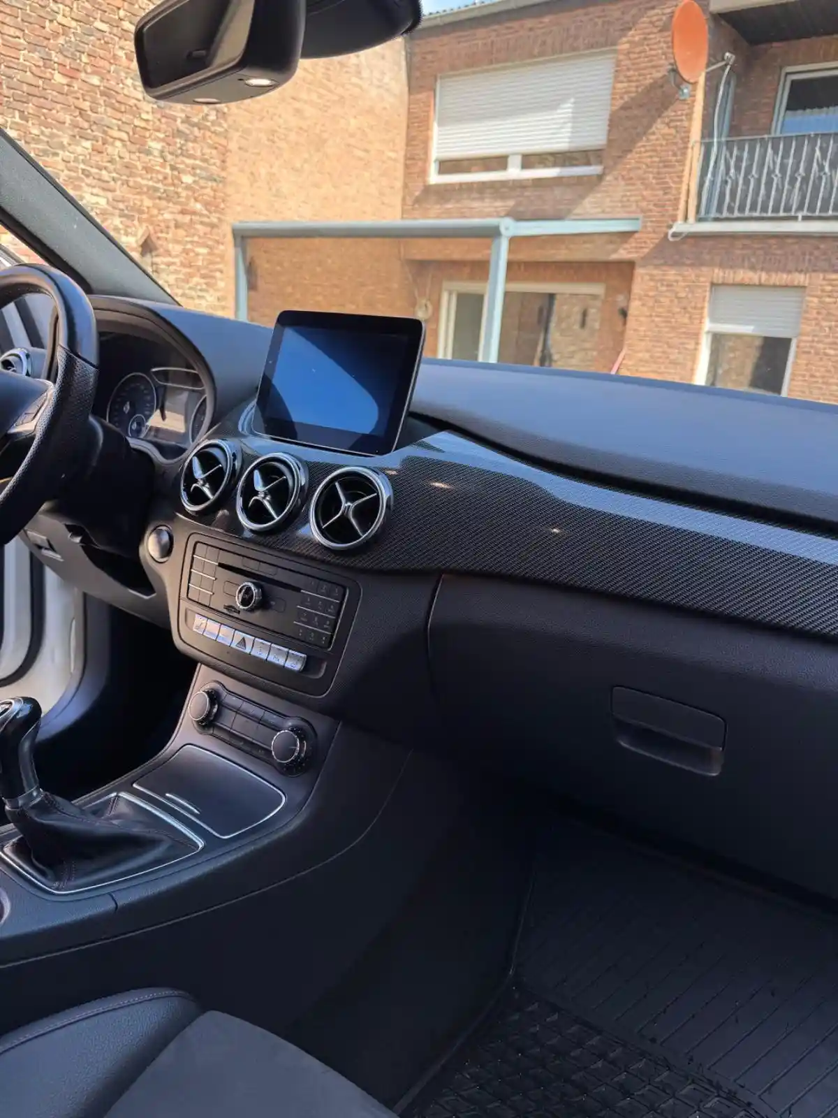 Mercedes-Benz B 180