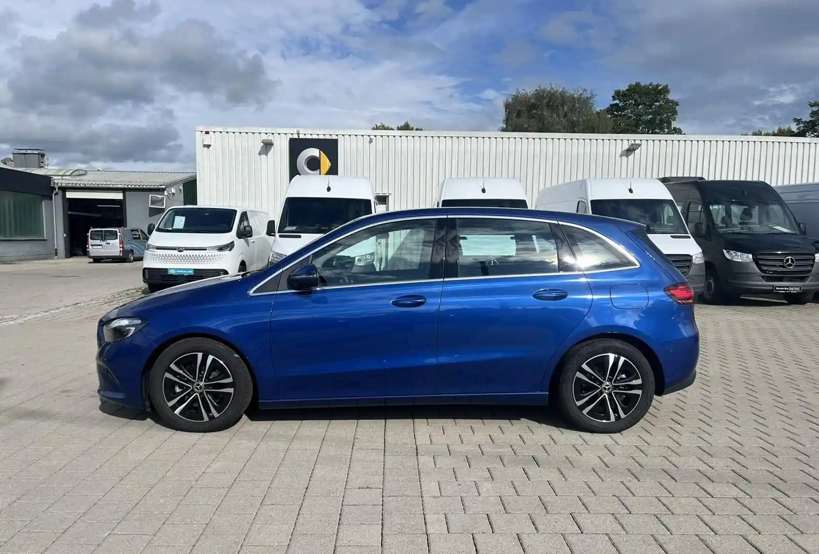 Mercedes-Benz B 200