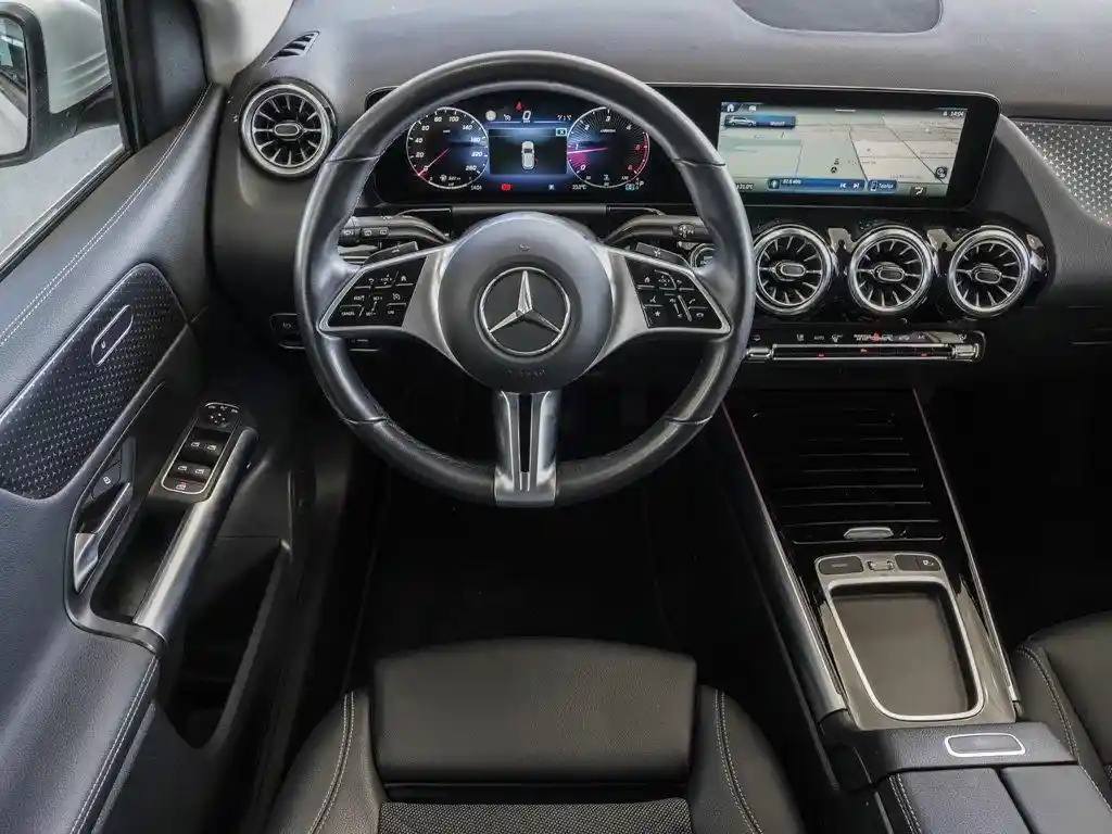 Mercedes-Benz B 200