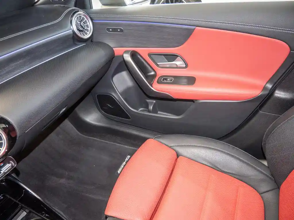 Mercedes-Benz A 45 AMG