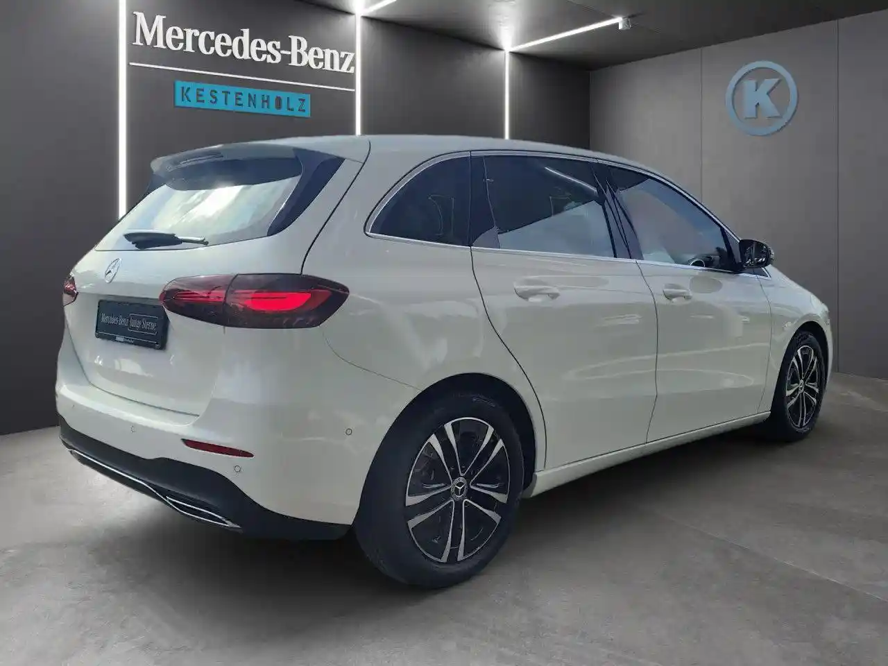 Mercedes-Benz B 220