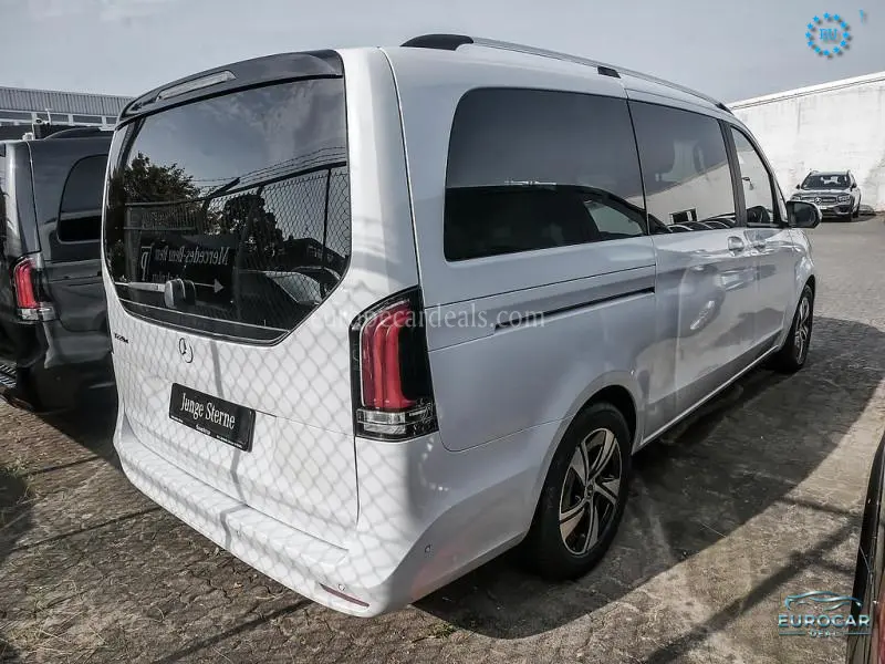 Mercedes-Benz V 220