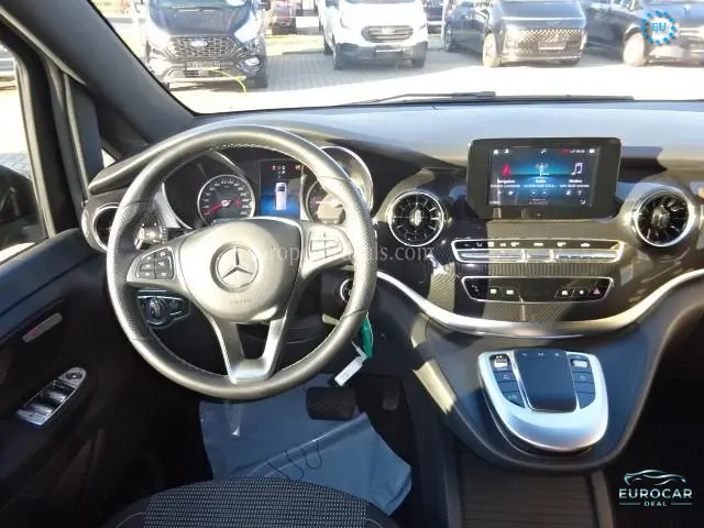 Mercedes-Benz V 220