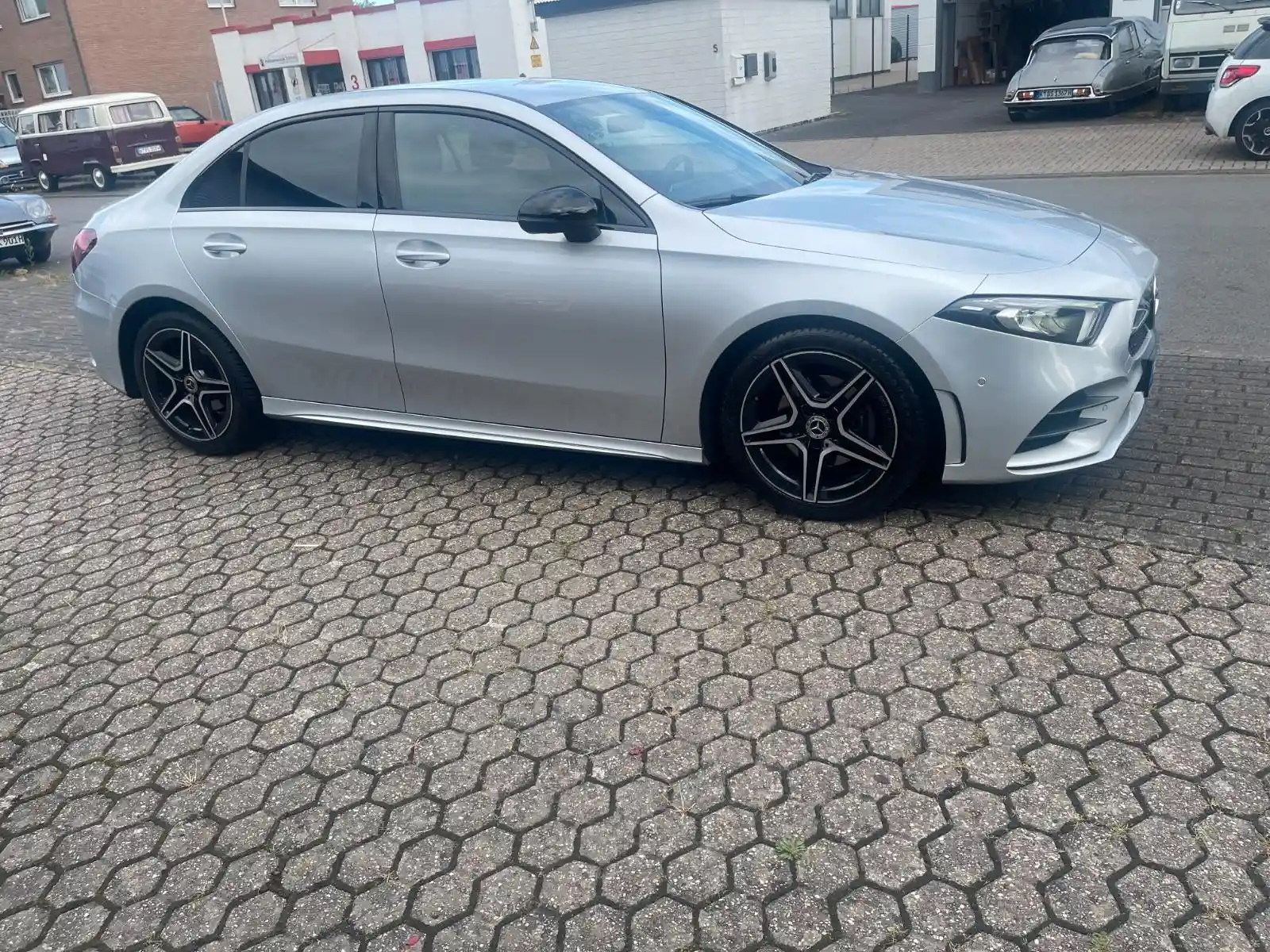 Mercedes-Benz A 180