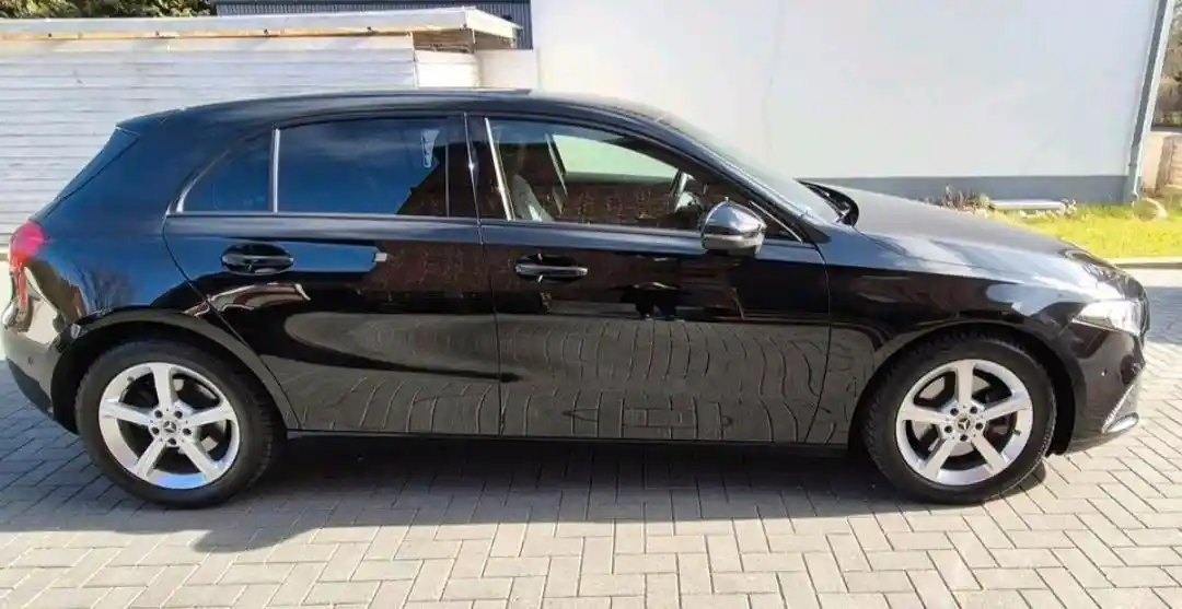 Mercedes-Benz A 220