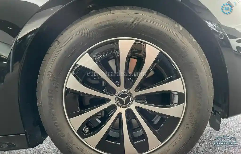 Mercedes-Benz E 200