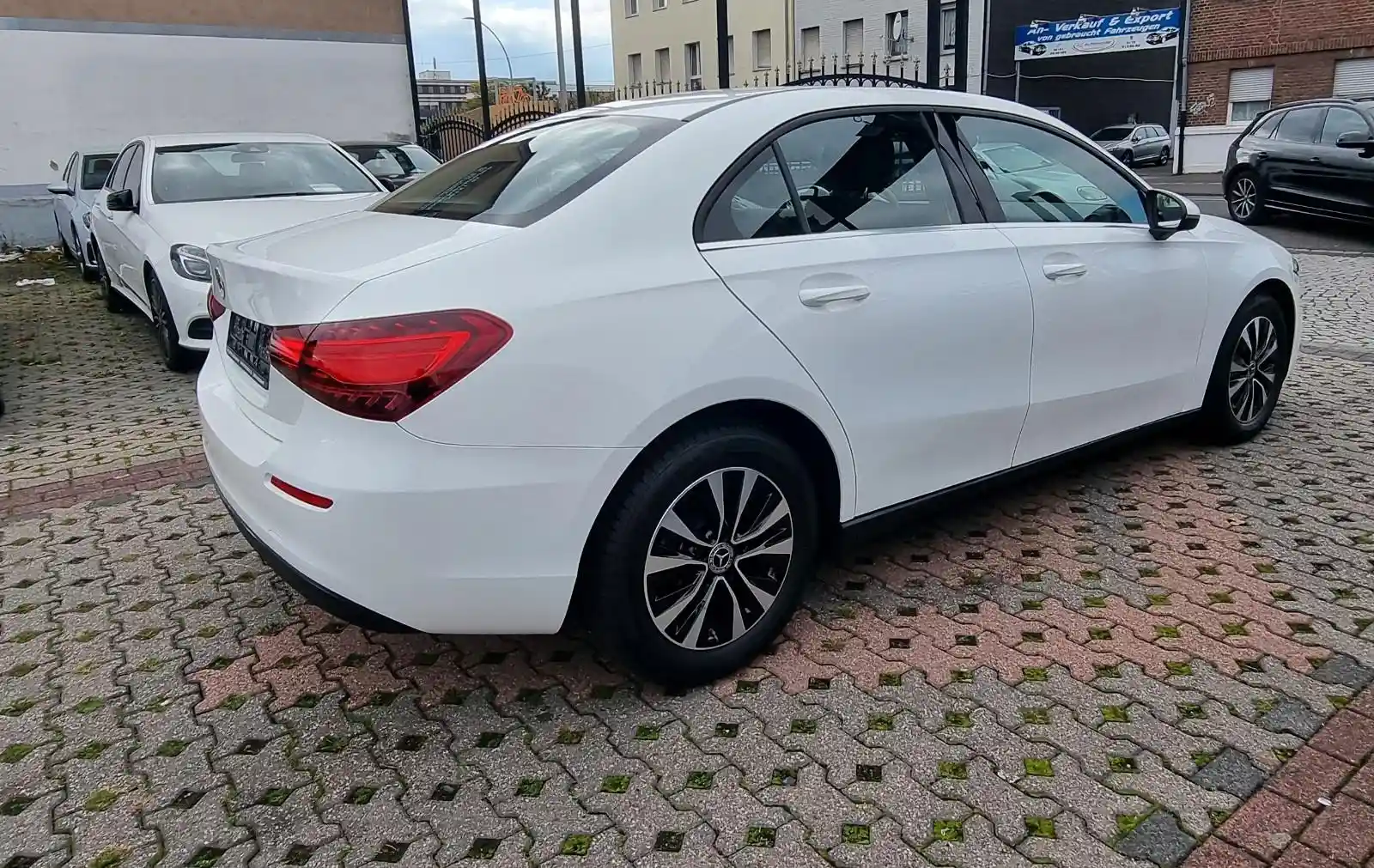 Mercedes-Benz A 180