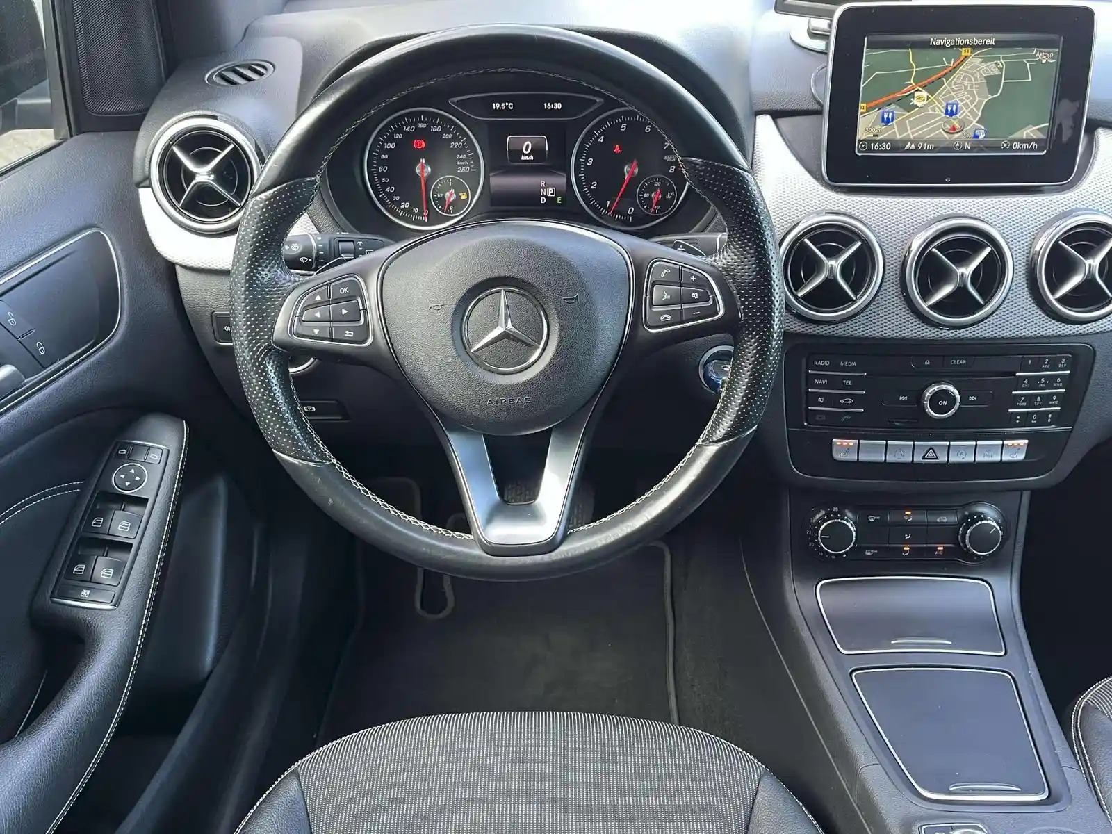 Mercedes-Benz B 200