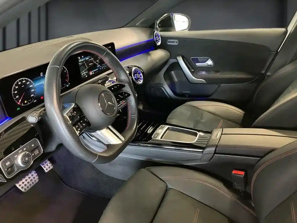 Mercedes-Benz A 200