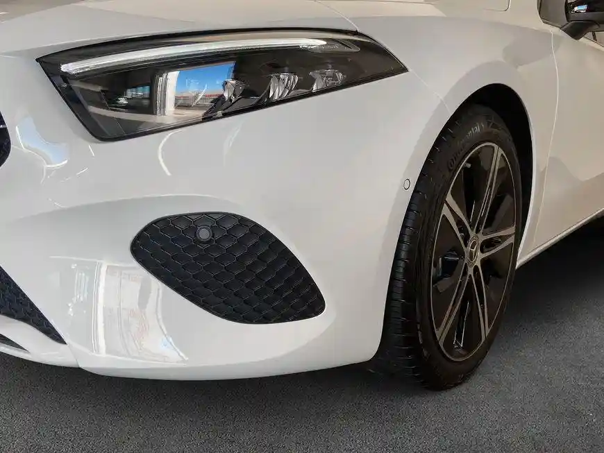 Mercedes-Benz A 200