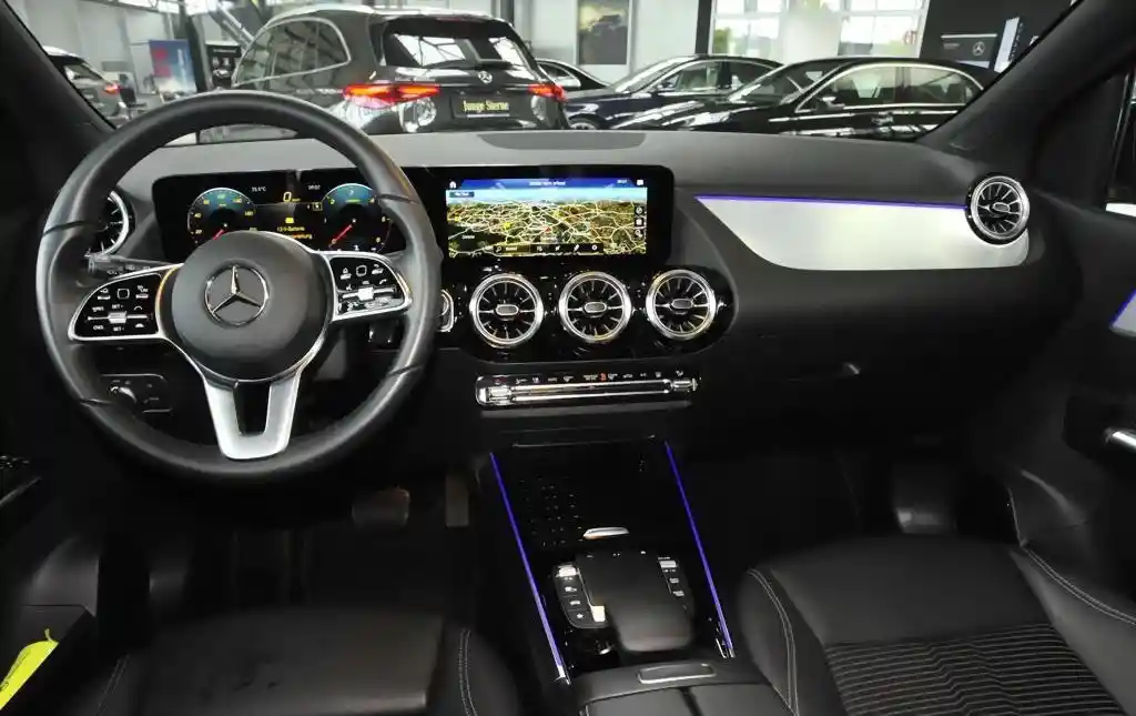 Mercedes-Benz B 220