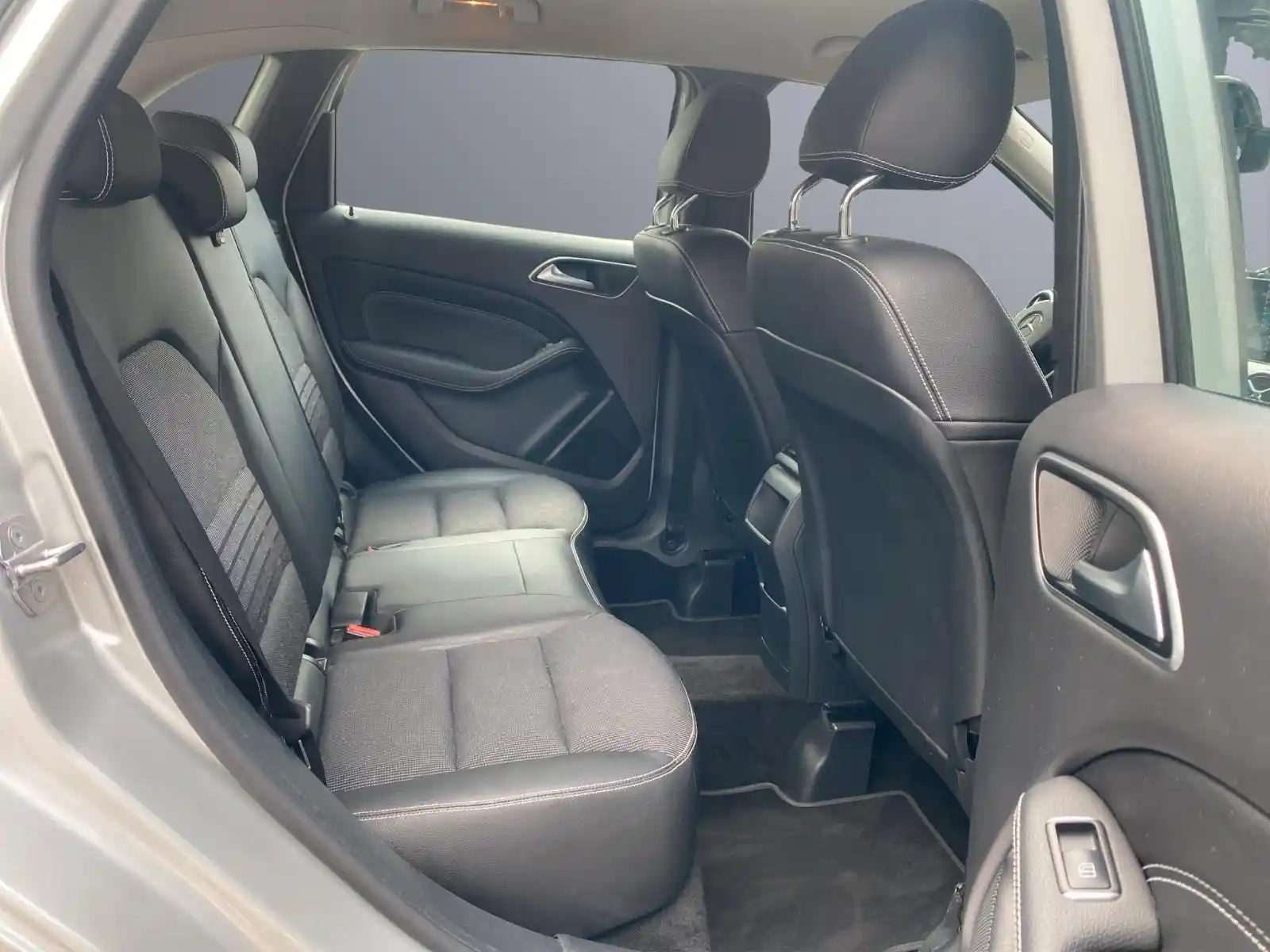 Mercedes-Benz B 200