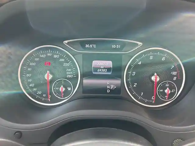 Mercedes-Benz B 220