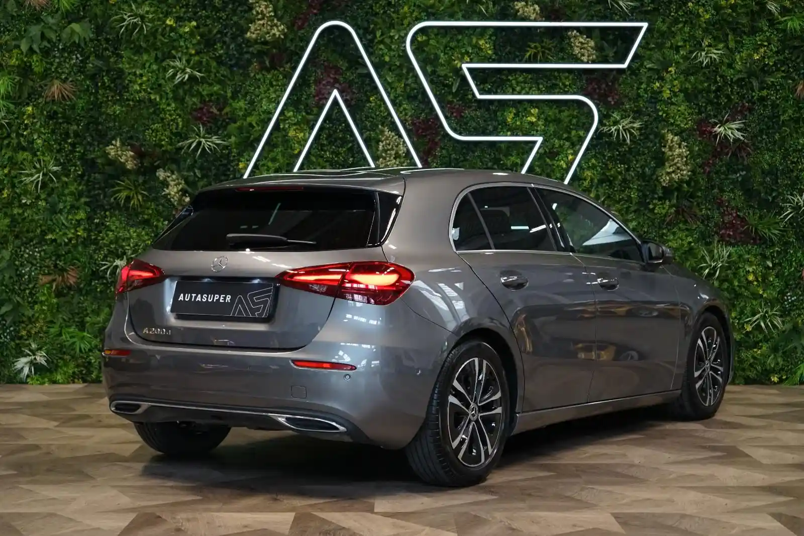 Mercedes-Benz A 200