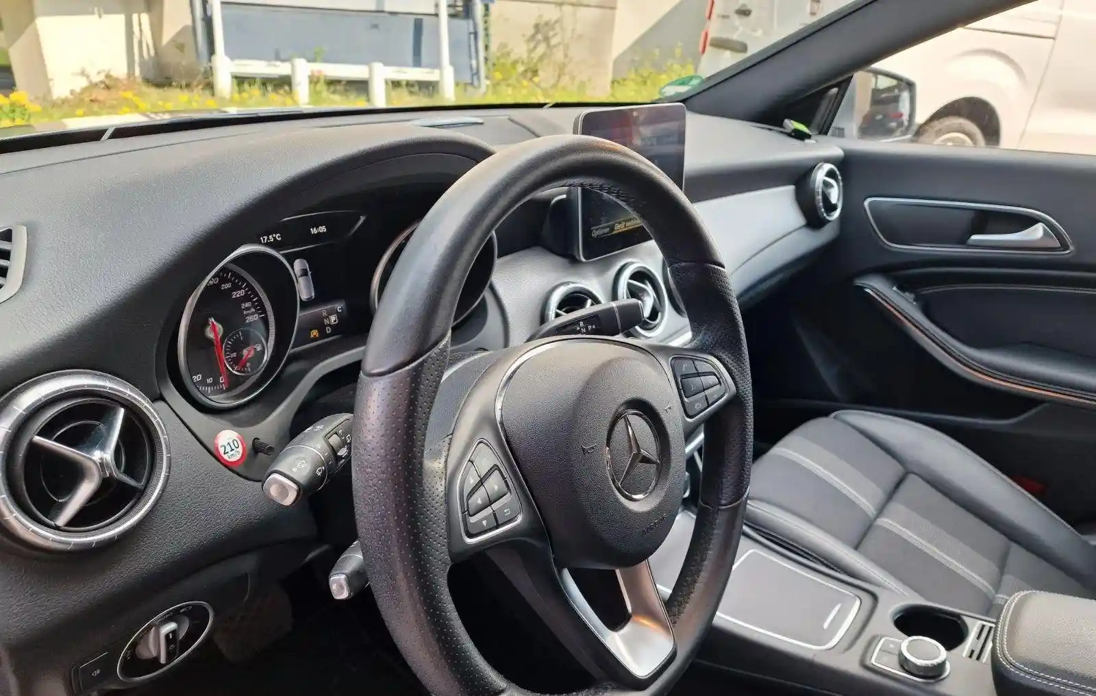 Mercedes-Benz CLA 250