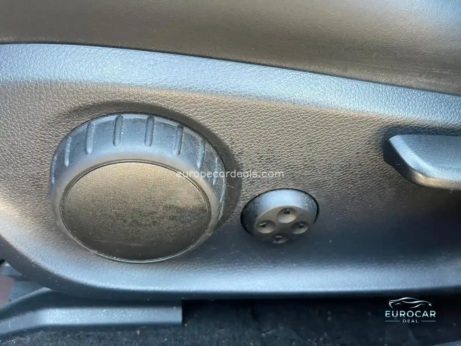 Infiniti Q30
